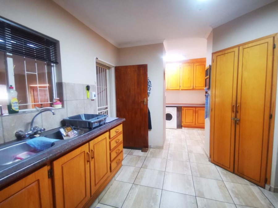 4 Bedroom Property for Sale in Langenhovenpark Free State